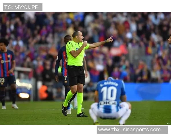 足球裁判哨声的背后故事与比赛公正的重要性探讨